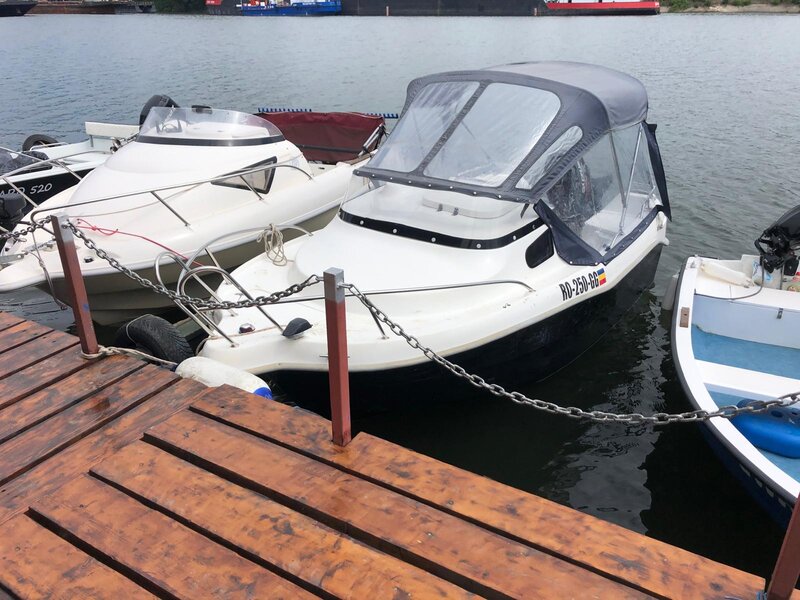 Ambarcatiune Quicksilver 460 Cabin