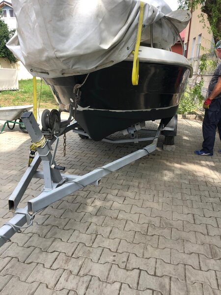 Ambarcatiune Quicksilver 460 Cabin