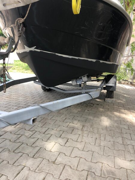 Ambarcatiune Quicksilver 460 Cabin